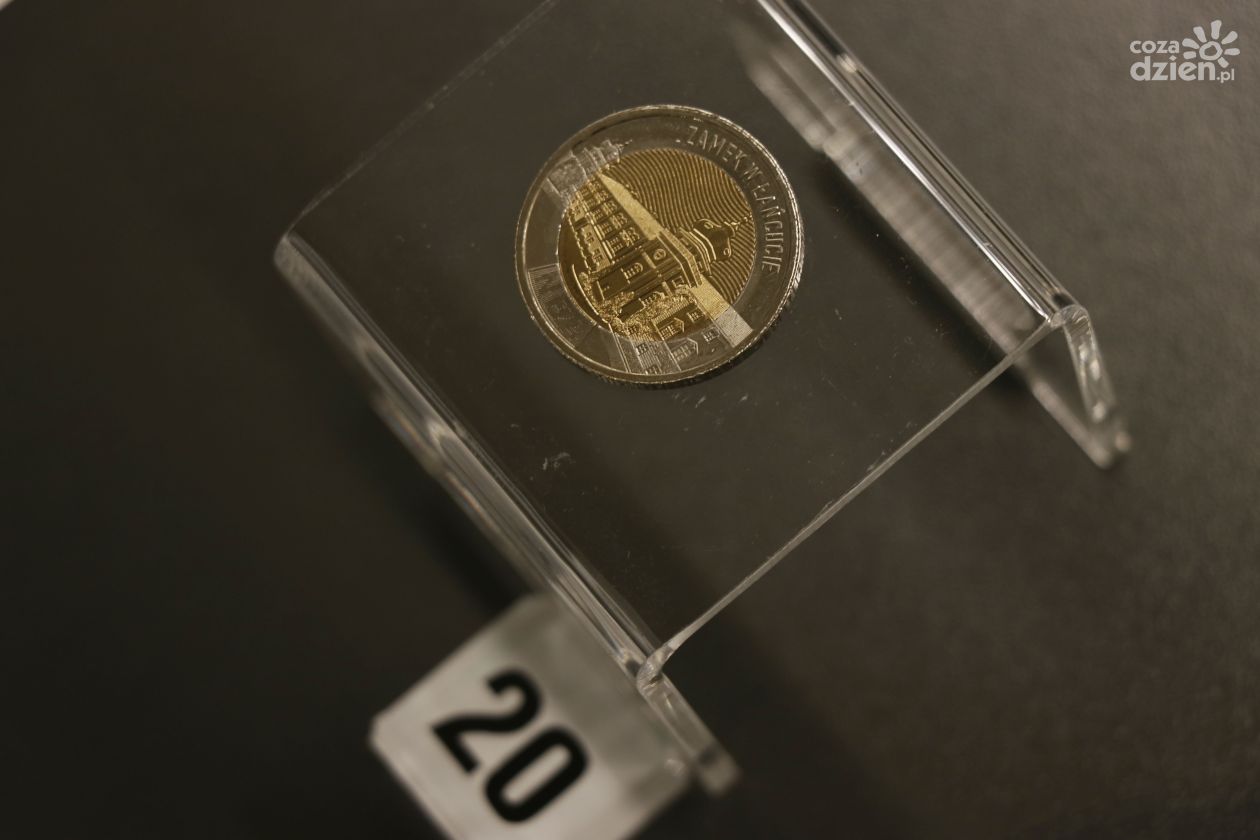 Numizmaty z historią w tle. W Zamku Królewskim w Sandomierzu wyjątkowa wystawa NBP