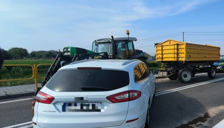 Zderzenie osobówki z ciągnikiem na DK9 w Goźlicach. Jedna osoba trafiła do szpitala