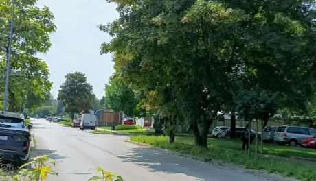 Ulica Armii Krajowej w Sandomierzu czeka na remont. Powiat chce pozyskać środki z Rządowego Funduszu Rozwoju Dróg