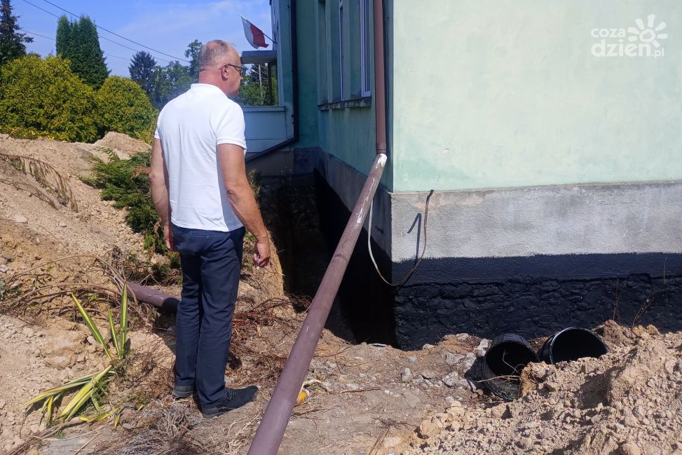 Szkoła Podstawowa w Łukawie przechodzi głęboką termomodernizację. Nowe ogrzewanie i fotowoltaika