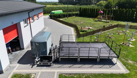 Nowe wyposażenie dla GOK w Samborcu. „Mobilna Kultura” ma ułatwić organizację wydarzeń