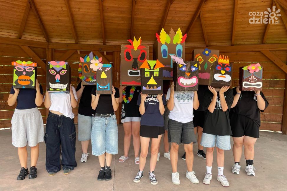 Aloha Party w Sulisławicach. Młodzież organizuje swój dzień w hawajskim klimacie