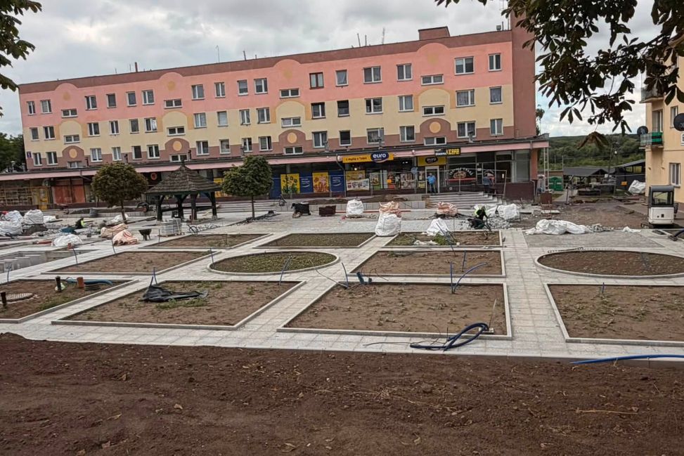 Rynek Duży w Zawichoście zmienia oblicze. Widać efekty przebudowy