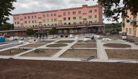 Rynek Duży w Zawichoście zmienia oblicze. Widać efekty przebudowy