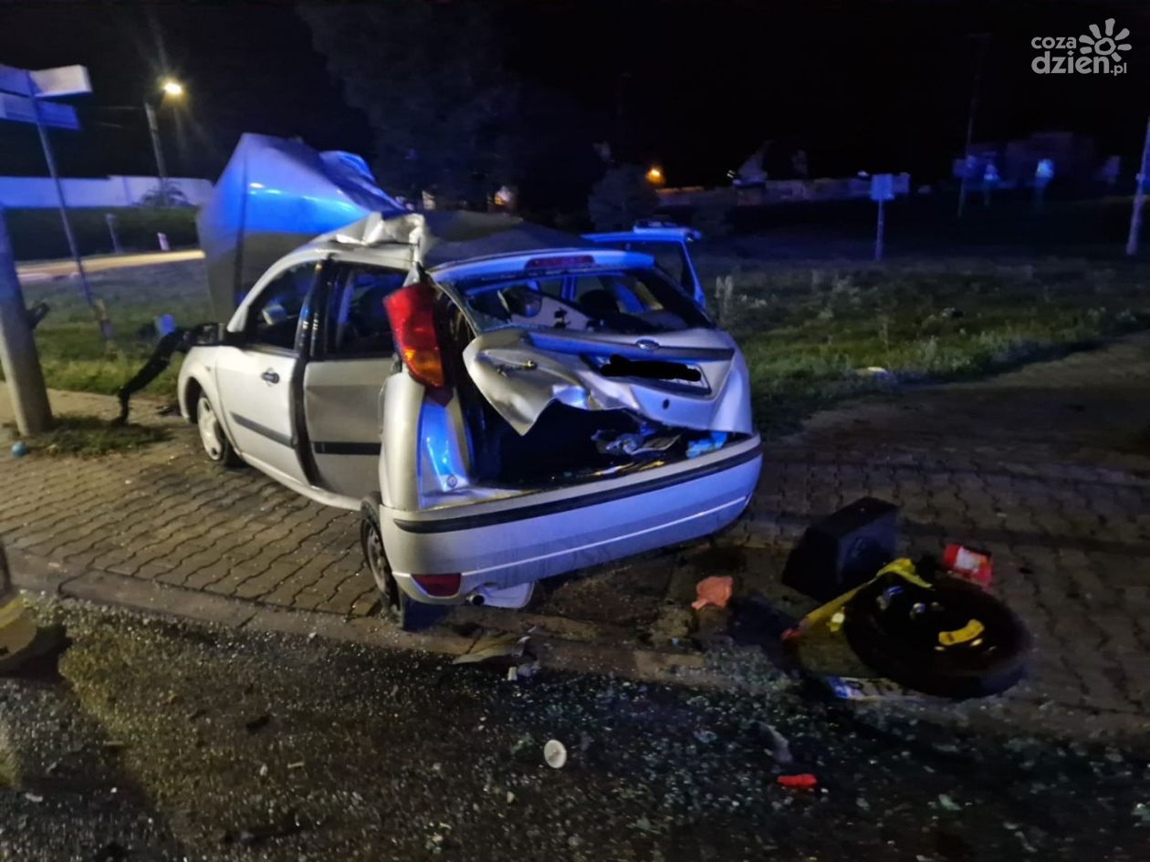 Zderzenie dwóch samochodów w Sandomierzu. Pięć osób trafiło do szpitali