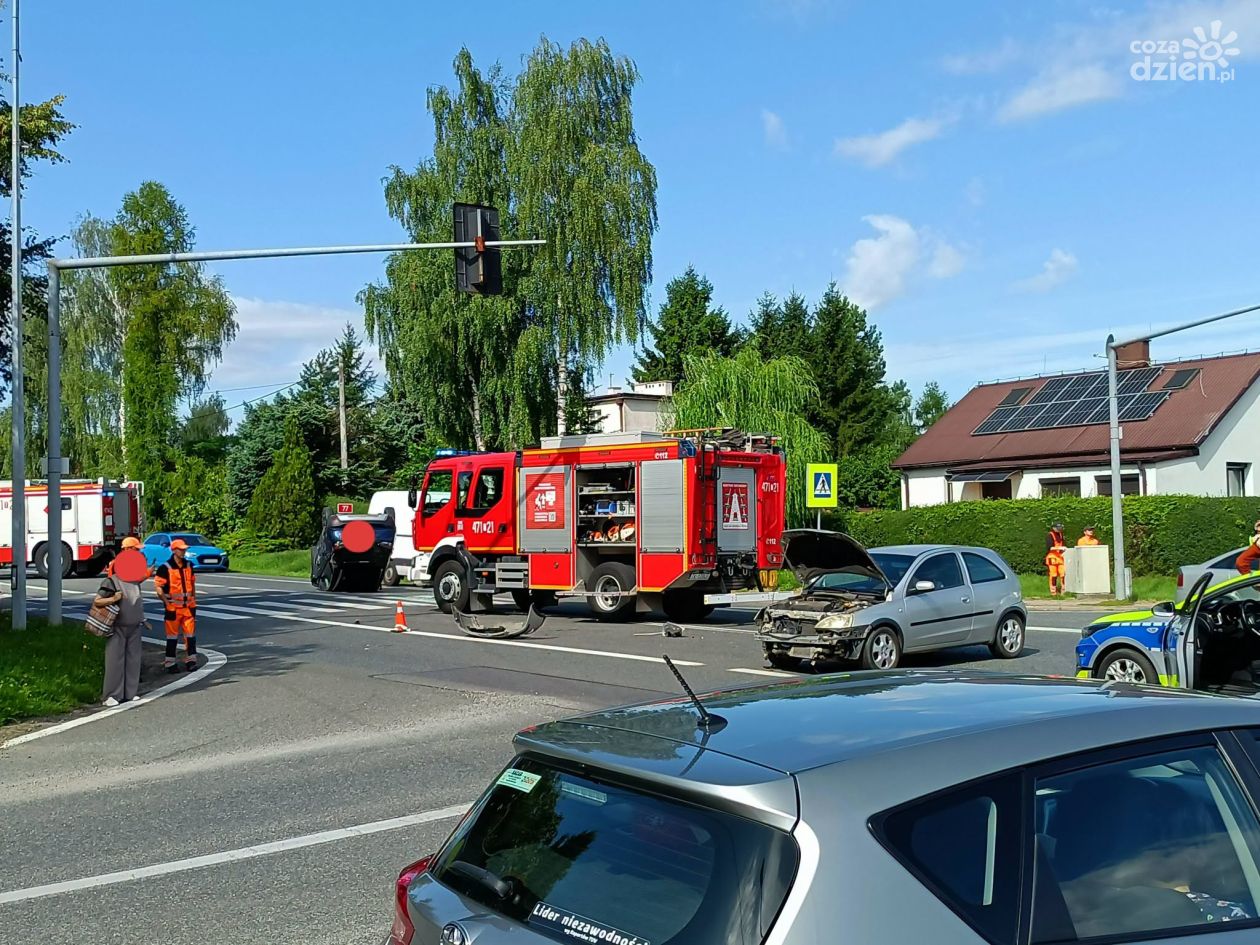 Zdarzenie drogowe na DK77 w Sandomierzu. Tworzą się duże korki