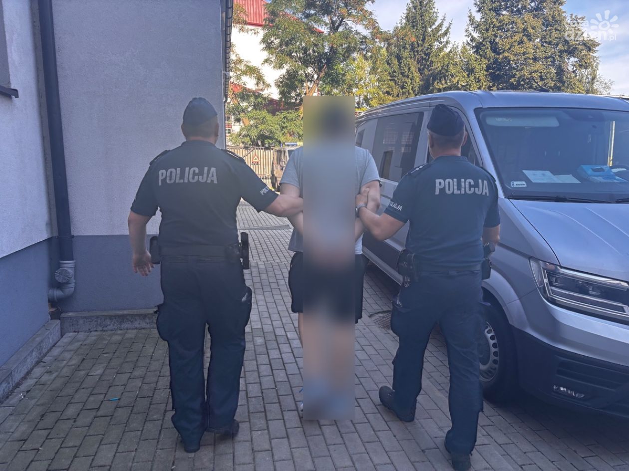 Seria podpaleń w Nowej Dębie. 30-latek podejrzany o podpalenie 10 pojemników i wiaty śmietnikowej trafił do aresztu