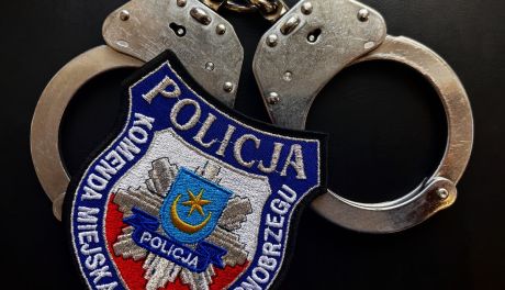 Ukradł 12 puszek alkoholu. Podczas legitymowania okazało się, że był poszukiwany