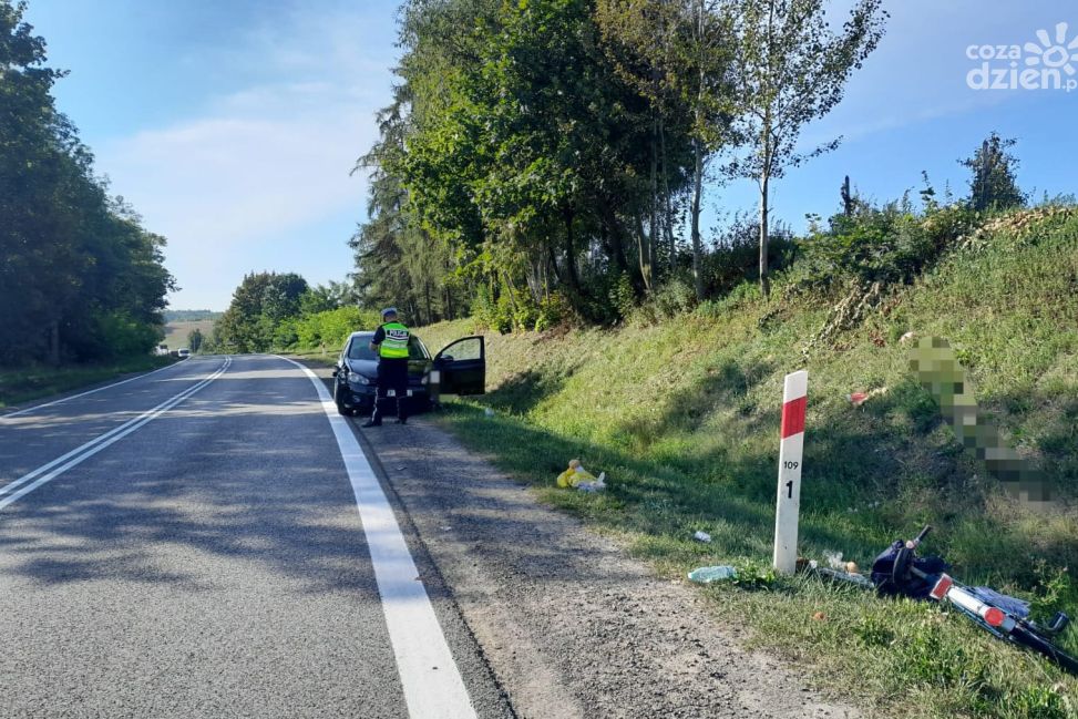 Wypadek na DK9 w Borku Klimontowskim. Samochód uderzył w 80-letniego rowerzystę