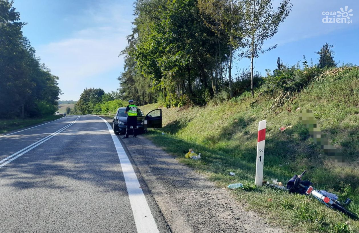 Wypadek na DK9 w Borku Klimontowskim. Samochód uderzył w 80-letniego rowerzystę