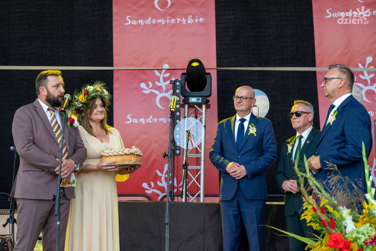 Powiatowe Święto Plonów w Sandomierzu. Rolnicy podziękowali za tegoroczne zbiory