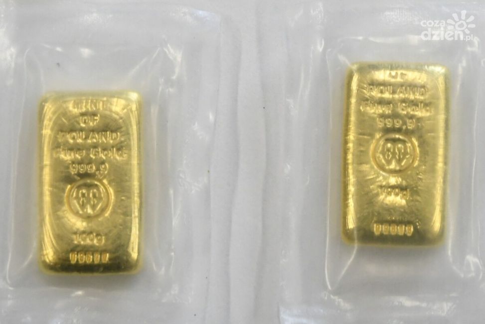 Włamali się do domu i ukradli złoto oraz biżuterię. Straty oszacowano na blisko 300 tysięcy złotych