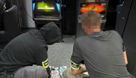 Dwa nielegalne salony hazardowe zlikwidowane w Sandomierzu. Zabezpieczono 11 automatów
