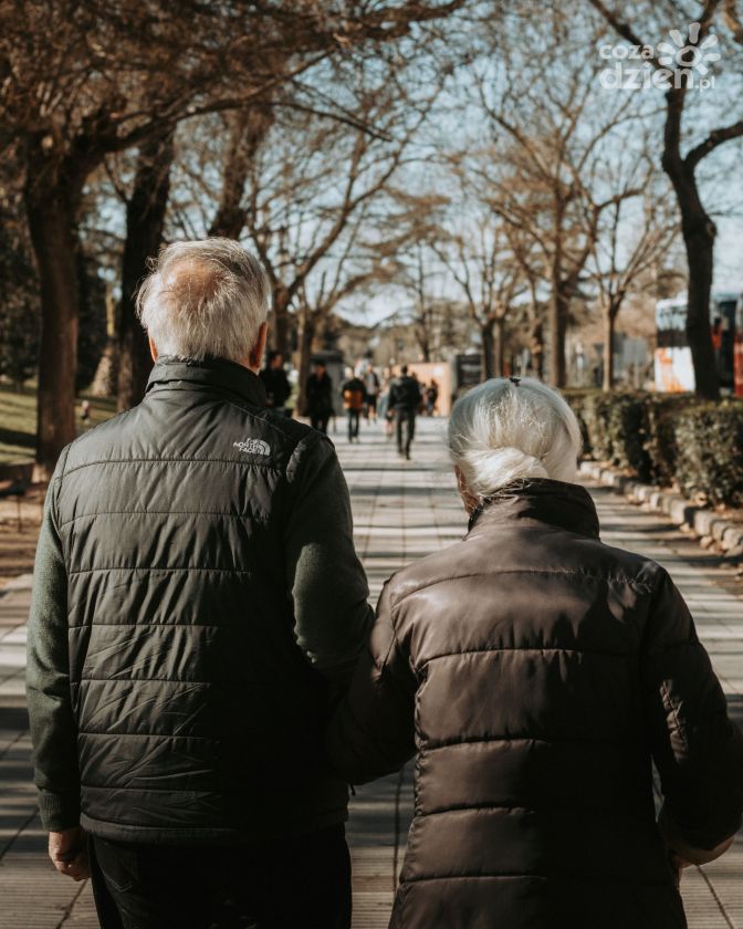 Coraz więcej stulatków w regionie. ZUS wypłaca im prawie 7 tysięcy złotych miesięcznie