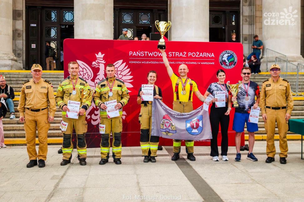 Strażacy z Podkarpacia najlepsi w Polsce. Pokonali 30 pięter w pełnym ekwipunku