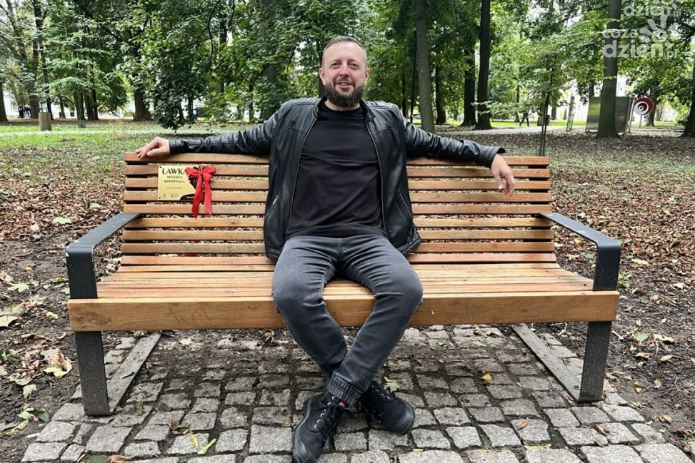 Sześć nowych ławek Mistrzów Kryminału pojawi się w Sandomierzu