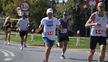 8. Bieg Szklarski połączył Sandomierz i Tarnobrzeg. Ponad 14 tysięcy złotych dla Tratwy