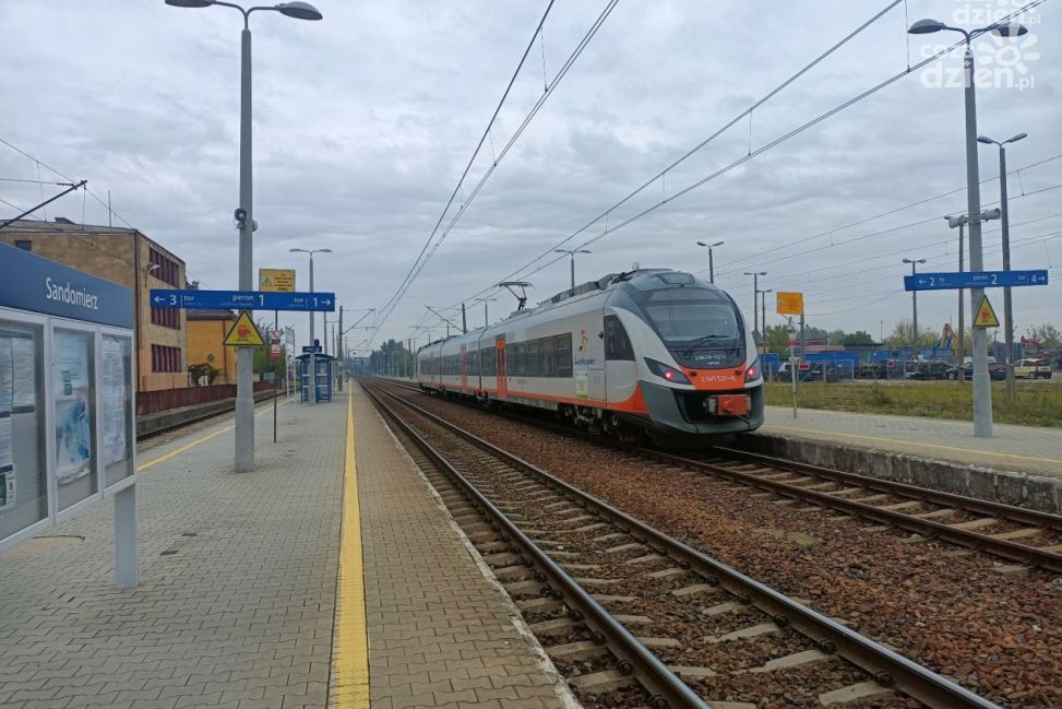 Trzy pary pociągów zostaną wydłużone do Sandomierza. Start od 13 grudnia