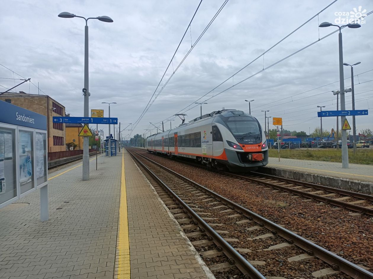 Trzy pary pociągów zostaną wydłużone do Sandomierza. Start od 13 grudnia