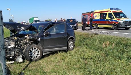 Zderzenie trzech samochodów na DK9 w Łoniowie. Droga zablokowana