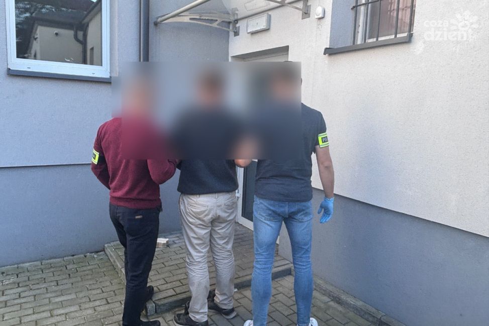 Próbował włamać się do księgarni. 43-latek zatrzymany przez tarnobrzeskich policjantów
