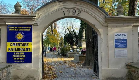 Kolejne zabytkowe nagrobki zostaną odnowione. Miasto przekazało 30 tys. zł dotacji
