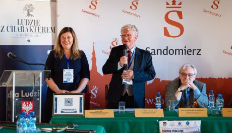 Zdrowie publiczne w obliczu zagrożeń XXI wieku. Eksperci i studenci spotkali się w Sandomierzu