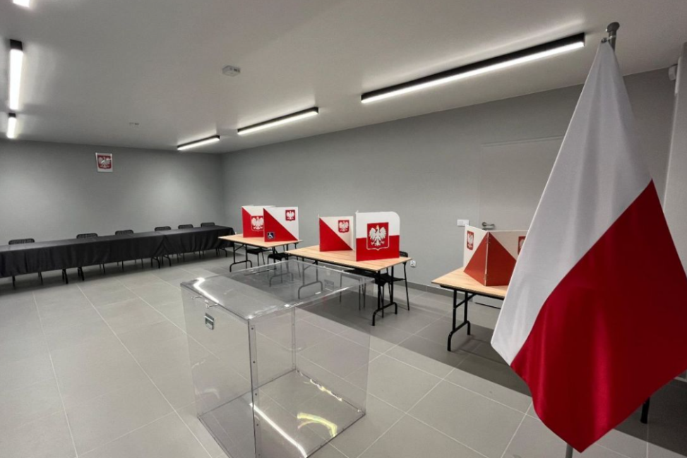 Dwukadencyjność w samorządach zostaje. Sejm odrzucił projekt jej zniesienia. Co to oznacza dla powiatu sandomierskiego?