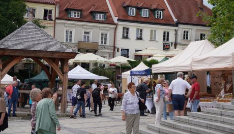 Sandomierski Festiwal Winasera rozpoczęty. Rynek Starego Miasta wypełniły smaki i aromaty